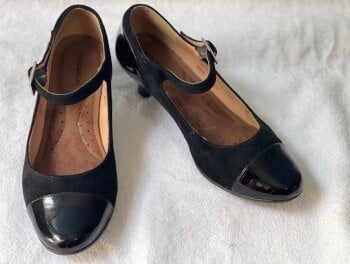 Zapatos de charol Andrea de segunda mano - GoTrendier