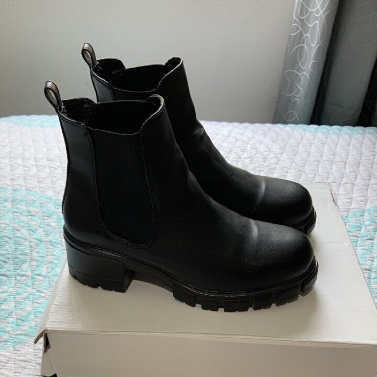 Botas negras suela chunky de Erez de segunda mano - GoTrendier