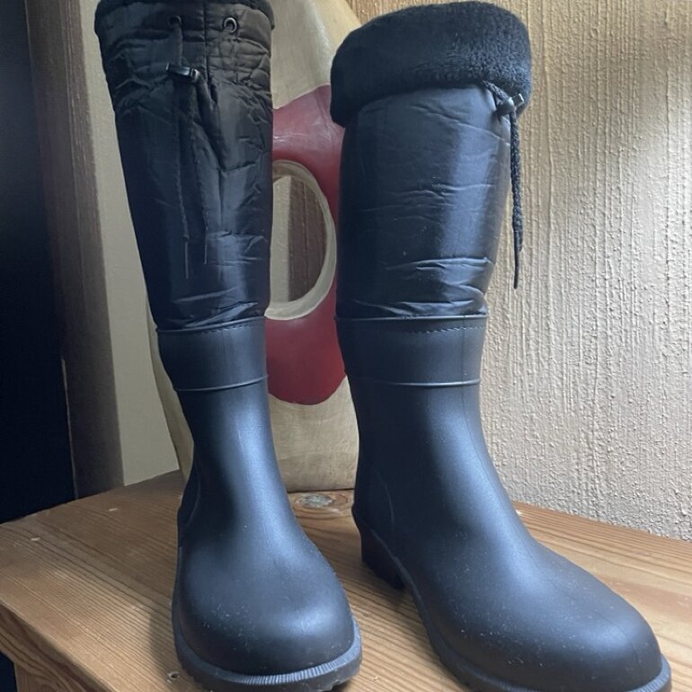 Botas negras para el frío y la lluvia de G\u0026amp;g de segunda mano -  GoTrendier