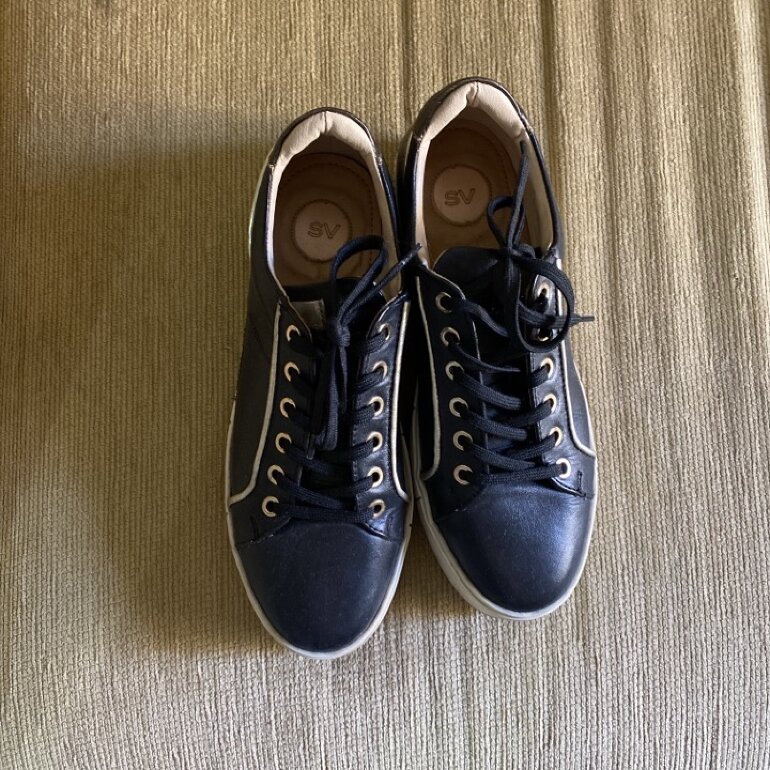 Tenis con plataforma de Shein de segunda mano - GoTrendier