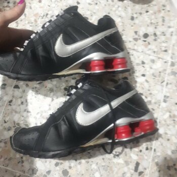 Tenis nike shox negro con plata de segunda mano - GoTrendier