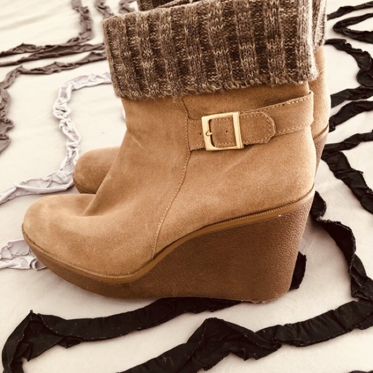 Hermosos botines de gamuza Flexi de segunda mano - GoTrendier
