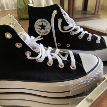 Tenis de bota Converse negros de segunda mano - GoTrendier