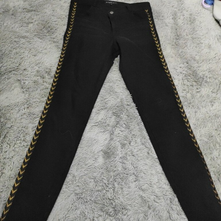 Pantalon negro mezclilla de Suburbia de segunda mano - GoTrendier