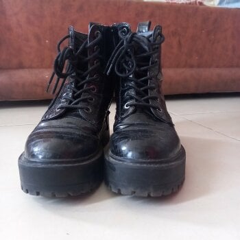 Botas estilo militar Stradivarius de mujer - GoTrendier