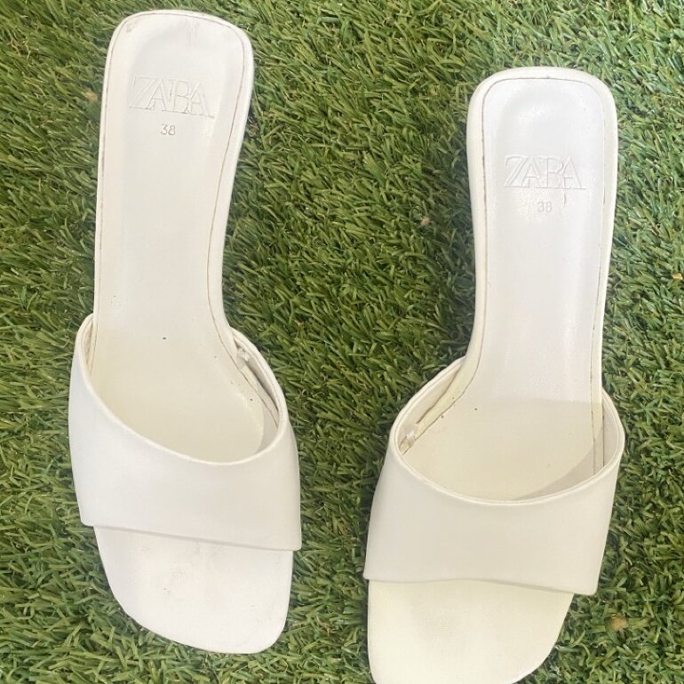 Sandalias blancas 🤍 de Zara de segunda mano - GoTrendier