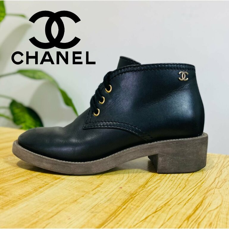 Auténticos botines Chanel de segunda mano - GoTrendier