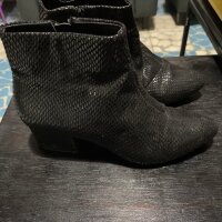Botines negros Lefties tipo serpiente de segunda mano - GoTrendier