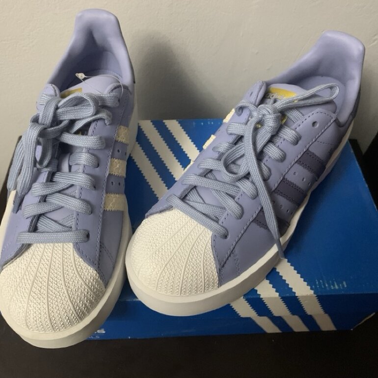 Tenía Adidas Superstar Azul de segunda mano - GoTrendier