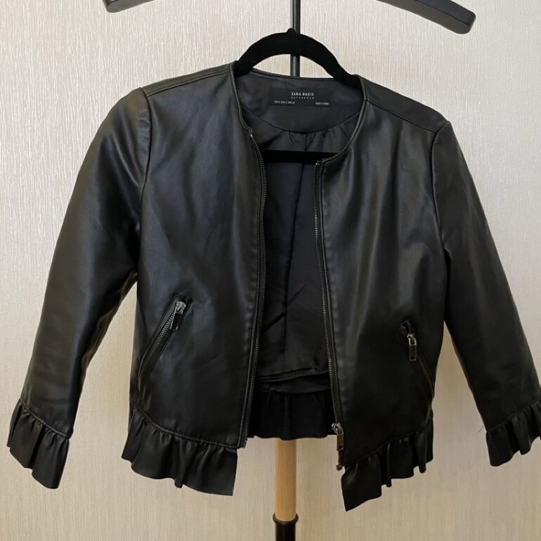 Chamarra tipo Piel de Zara de segunda mano - GoTrendier