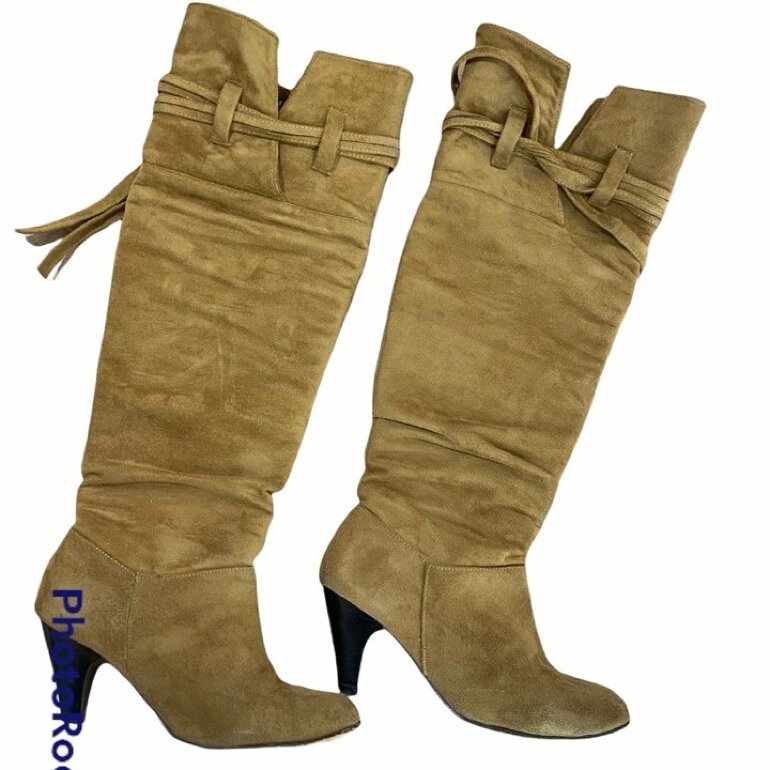 Botas largas mostaza de Andrea de segunda mano - GoTrendier