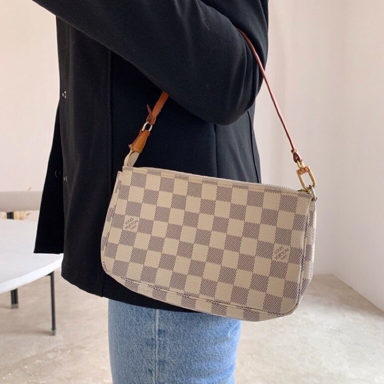 Bolsa pochette Louis Vuitton azur de segunda mano - GoTrendier