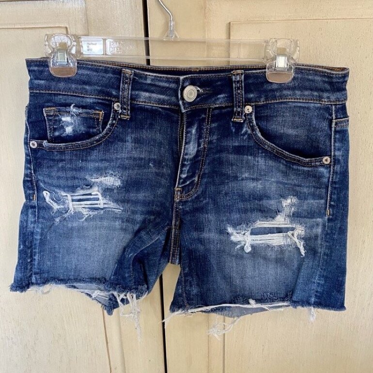 Shorts jeans rotos American Eagle de American Eagle Outfitters de segunda  mano - GoTrendier