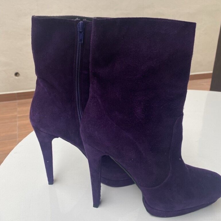 Botines morados Stuart Weitzman de segunda mano - GoTrendier