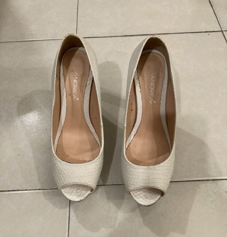 Zapatillas blancas #4 de Andrea de segunda mano - GoTrendier