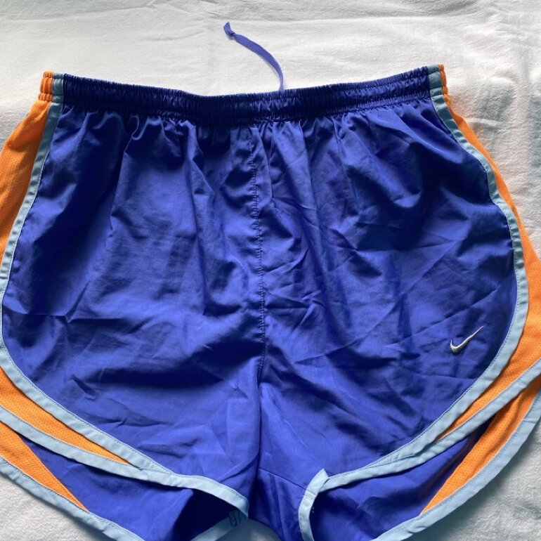 Hermoso Short Marca NIKE de segunda mano - GoTrendier