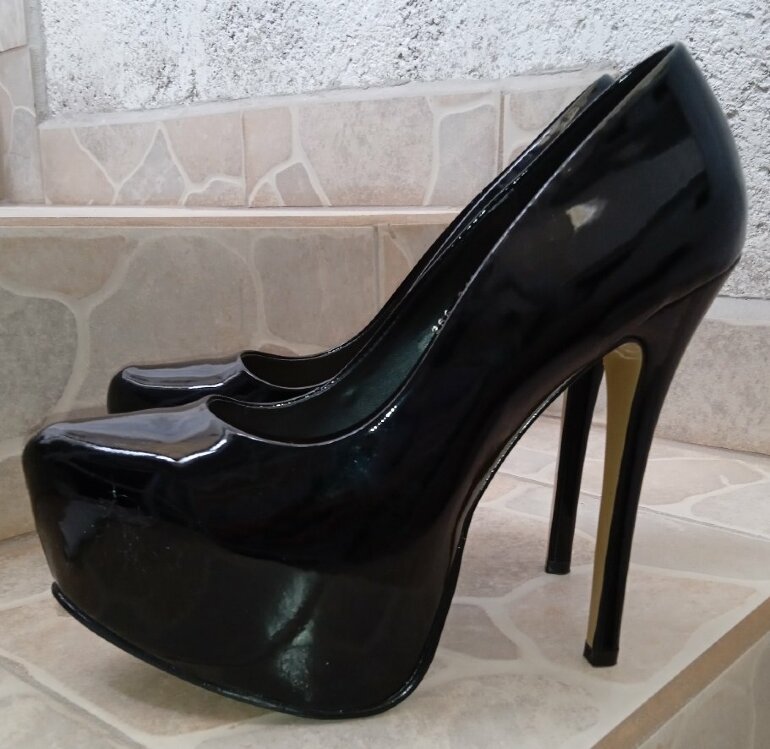💋 ZAPATILLAS ALTAS NUEVAS de Andrea de segunda mano - GoTrendier