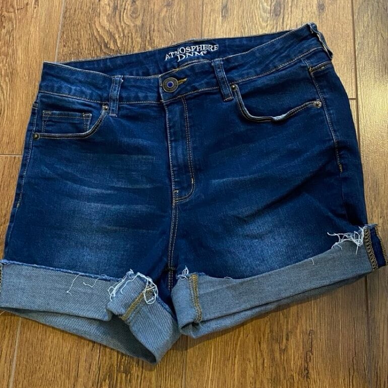 Short de mezclilla azul marino de Atmosphere de segunda mano - GoTrendier
