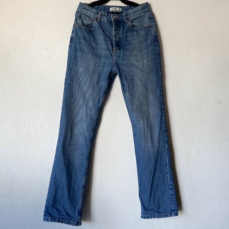 Jeans rectos tiro alto de Pull \u0026amp; Bear de segunda mano - GoTrendier