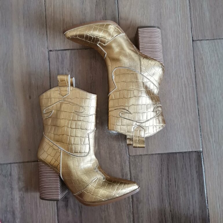 Cowboy boots doradas de Otras marcas de segunda mano - GoTrendier