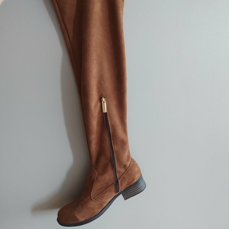 Botas largas color café de Otras marcas de segunda mano - GoTrendier