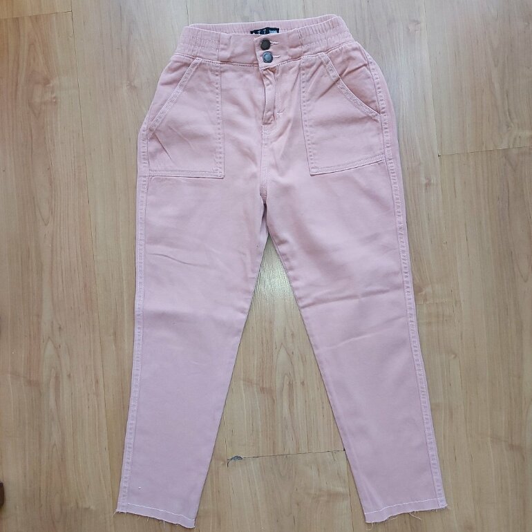 Pantalon rosa pastel 3/4 nuevo! de Cuidado Con El Perro de segunda mano -  GoTrendier