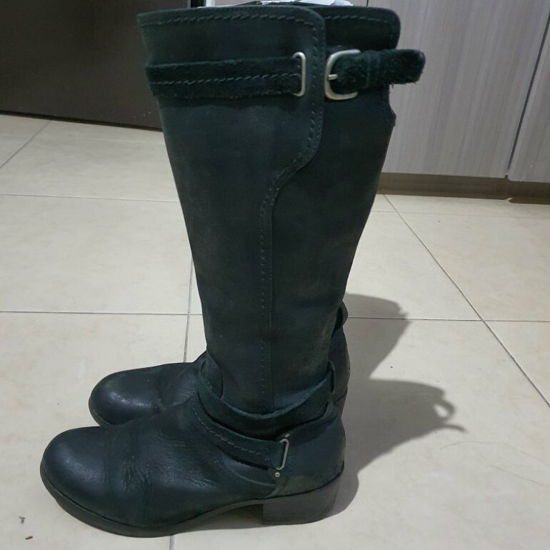 Botas largas UGG negras 27 mx de UGG Australia de segunda mano - GoTrendier