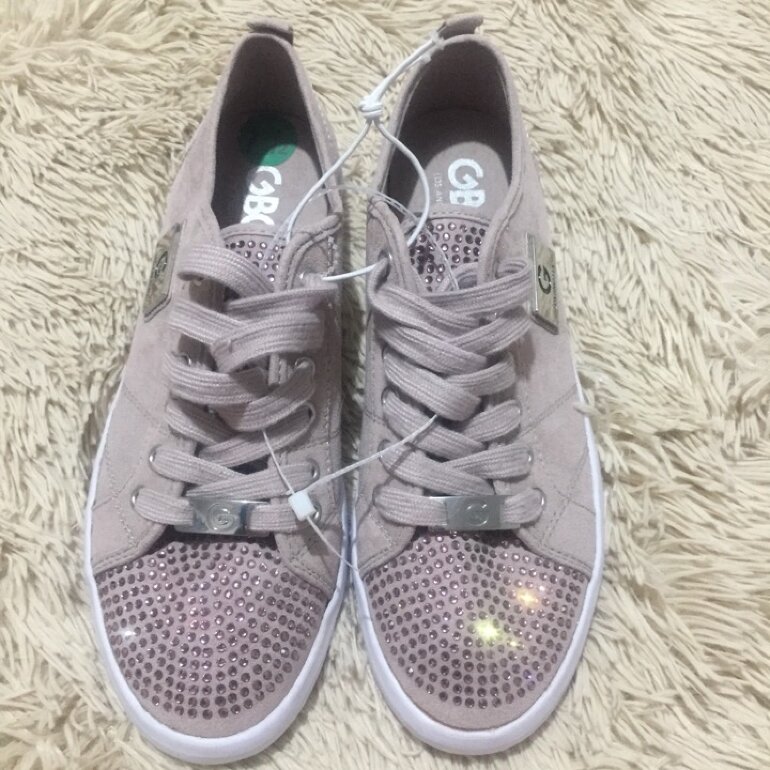 Tenis Guess con piedras de segunda mano - GoTrendier