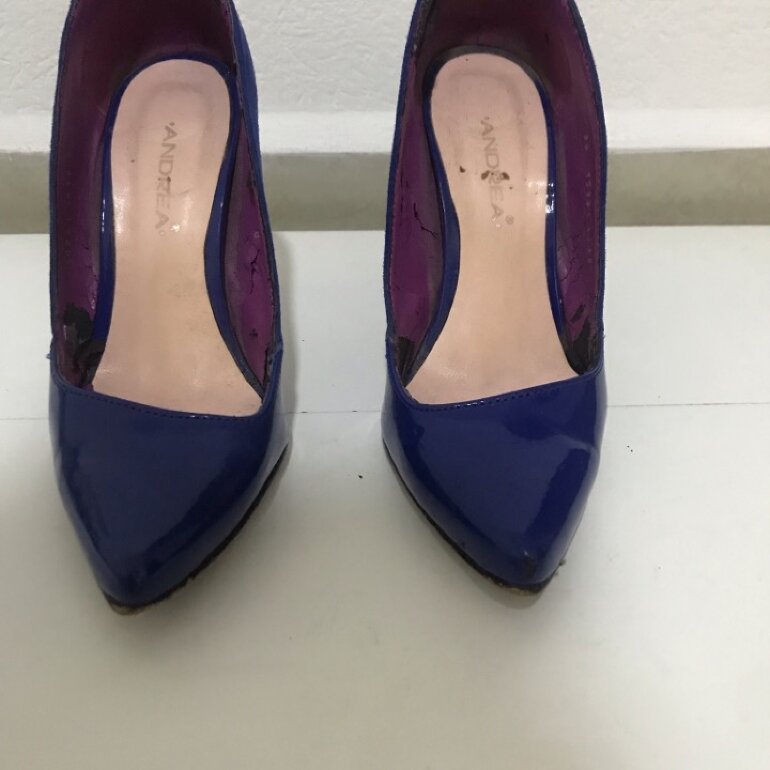 Zapatillas azul rey de Andrea de segunda mano - GoTrendier