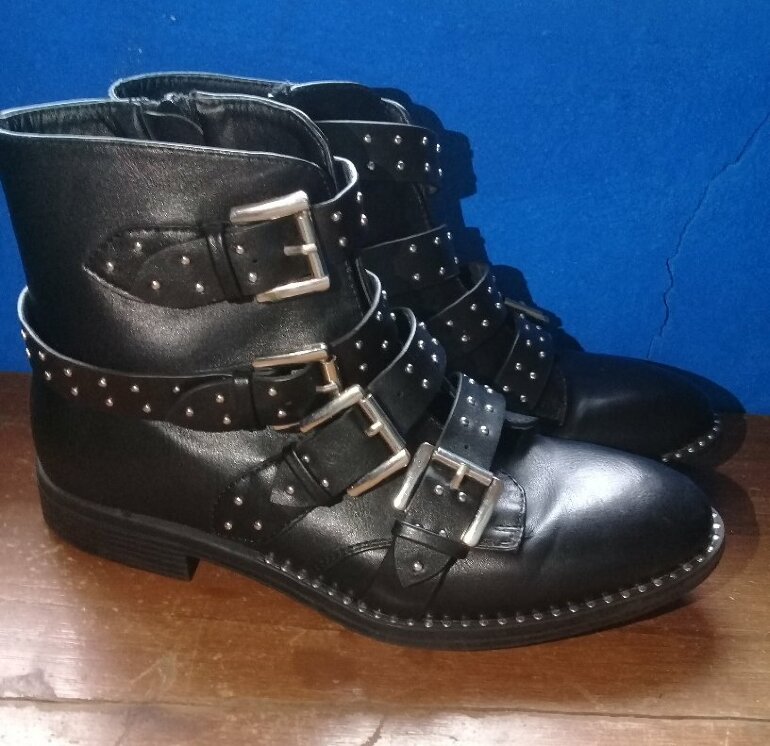 Botines Steve Madden con estoperoles de segunda mano - GoTrendier