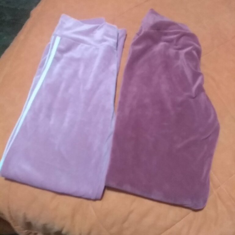 Pants rosa terciopelo 🤑🤑 de Vans de segunda mano - GoTrendier