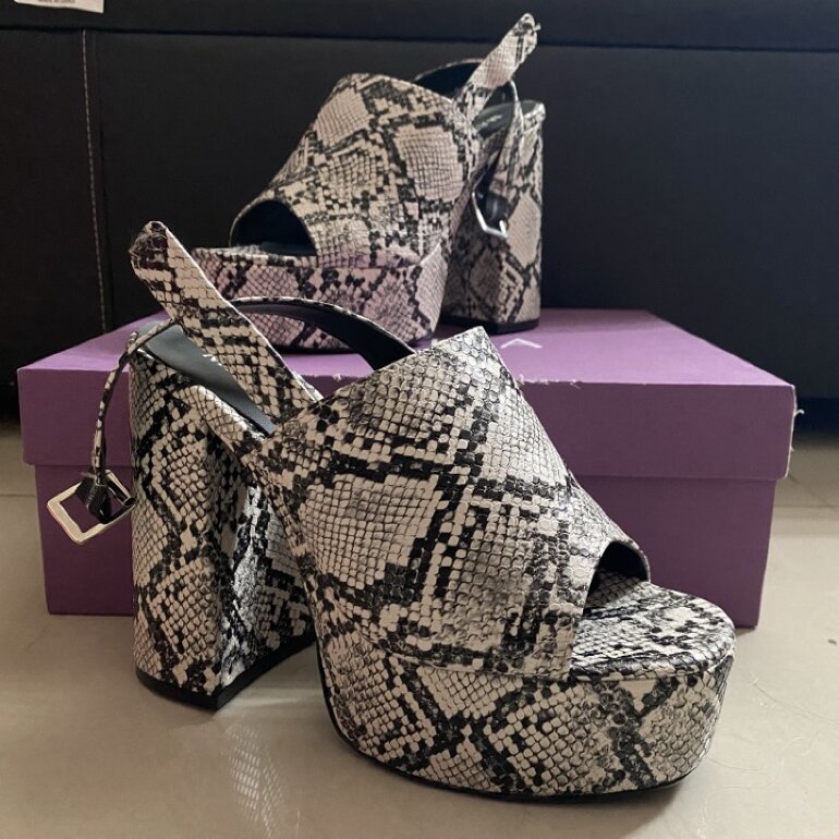 Zapatillas plataforma Animal Print de Mada de segunda mano - GoTrendier