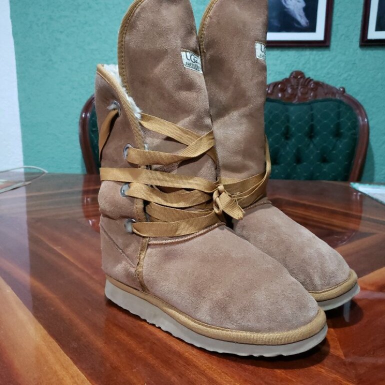 Botas marca ugg de UGG Australia de segunda mano - GoTrendier