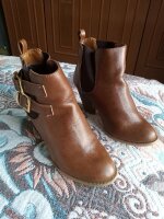 Botines cafes tacon ancho de C\u0026amp;A de segunda mano - GoTrendier