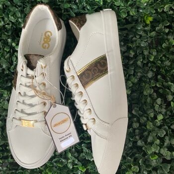 Tenis casuales GUESS café de segunda mano - GoTrendier