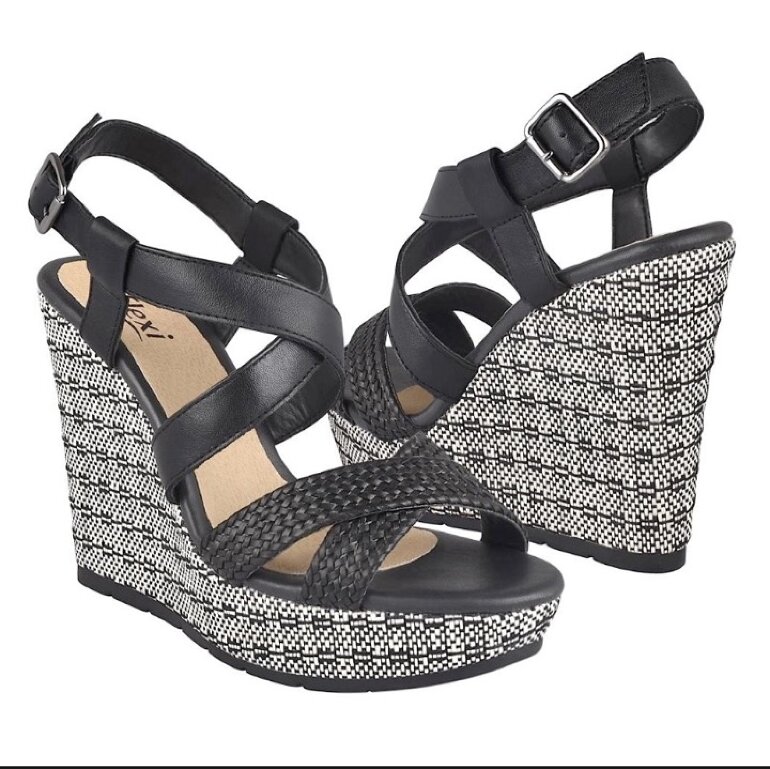 SANDALIA TACON CORRIDO NEGRO FLEXI de segunda mano - GoTrendier