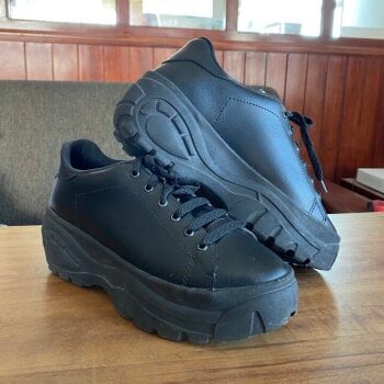 Tenis plataforma sneakers negros chunky de Alexander Lozano de segunda mano  - GoTrendier