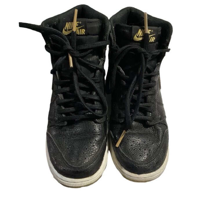 Tenis Jordan 1 Retro High negros de Nike de segunda mano - GoTrendier