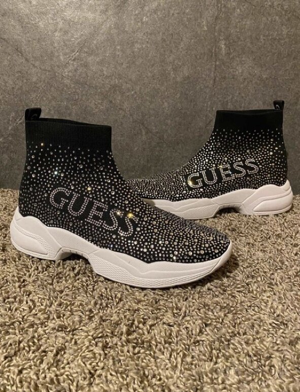 Tenis Guess de piedras nuevos de segunda mano - GoTrendier