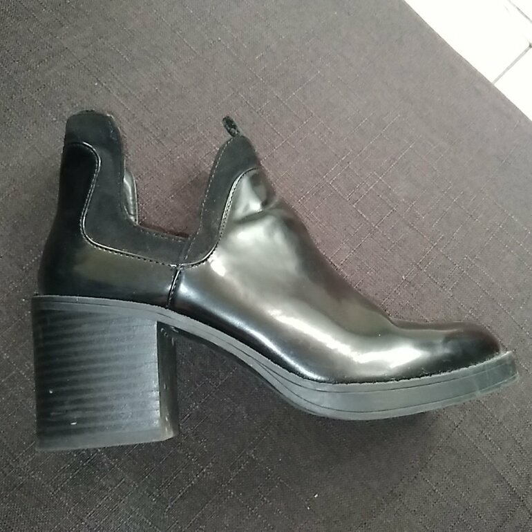 Botines cut out de Zara de segunda mano - GoTrendier