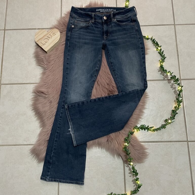 Pantalón acampanado American Eagle de American Eagle Outfitters de segunda  mano - GoTrendier