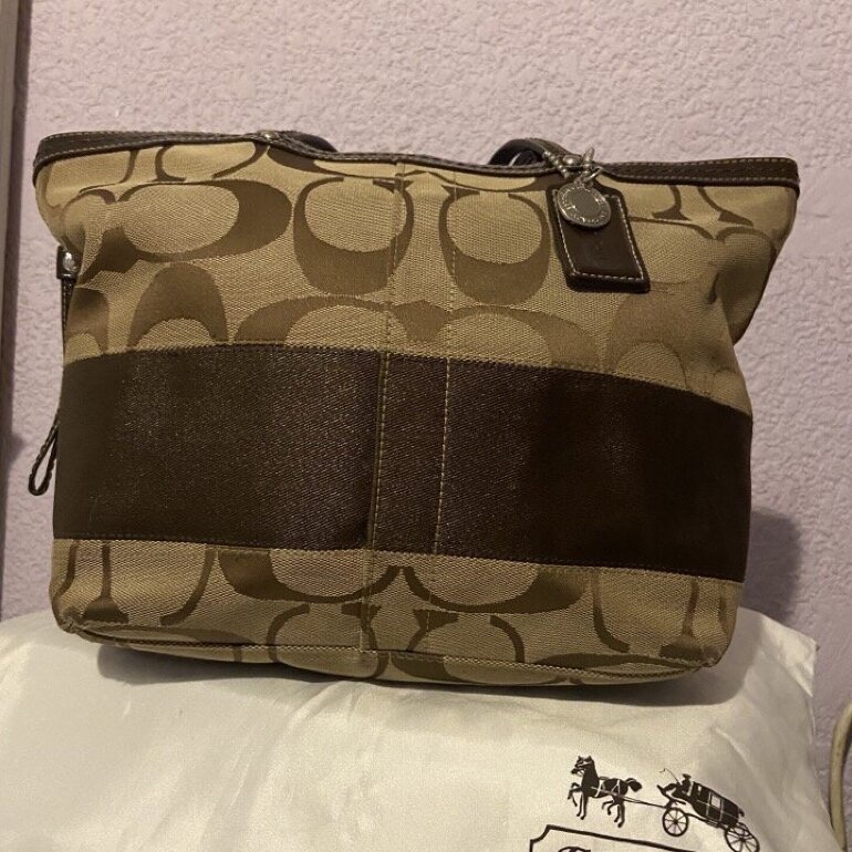 Bolsa Coach café original de segunda mano - GoTrendier