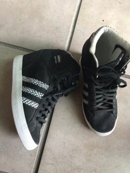 Tenis de bota Adidas negros de segunda mano - GoTrendier