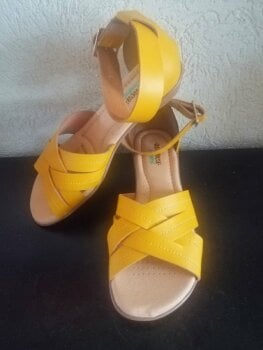 Sandalias romanas Andrea de segunda mano - GoTrendier
