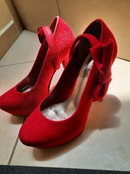 Zapatos Andrea rojos de segunda mano - GoTrendier