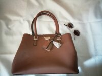 ELEGANTE BOLSA GUESS EN COLOR CAMEL de segunda mano - GoTrendier