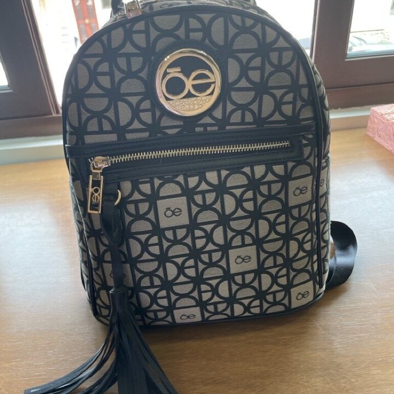 Mochila negra Cloe de Clōe de segunda mano - GoTrendier