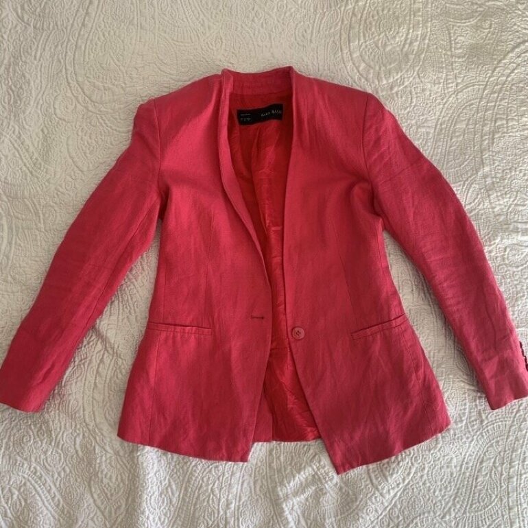 Blazer color rosa mexicano de Zara de segunda mano - GoTrendier