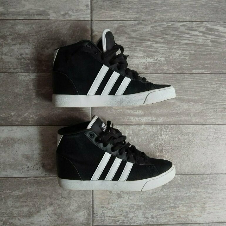 Tenis adidas neo gamuza negros de segunda mano - GoTrendier