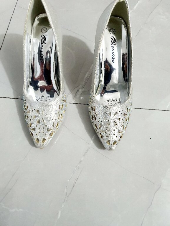 Zapatillas plateadas toques de piedras! de Obsession de segunda